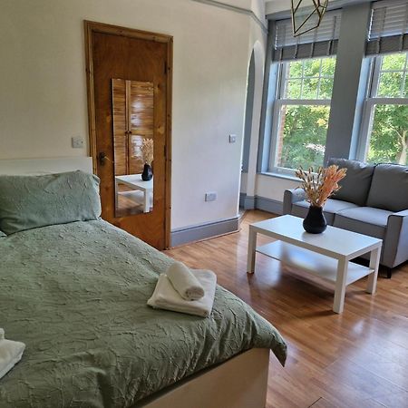 לונדון Bright Studio Apartment In A Perfect Location מראה חיצוני תמונה
