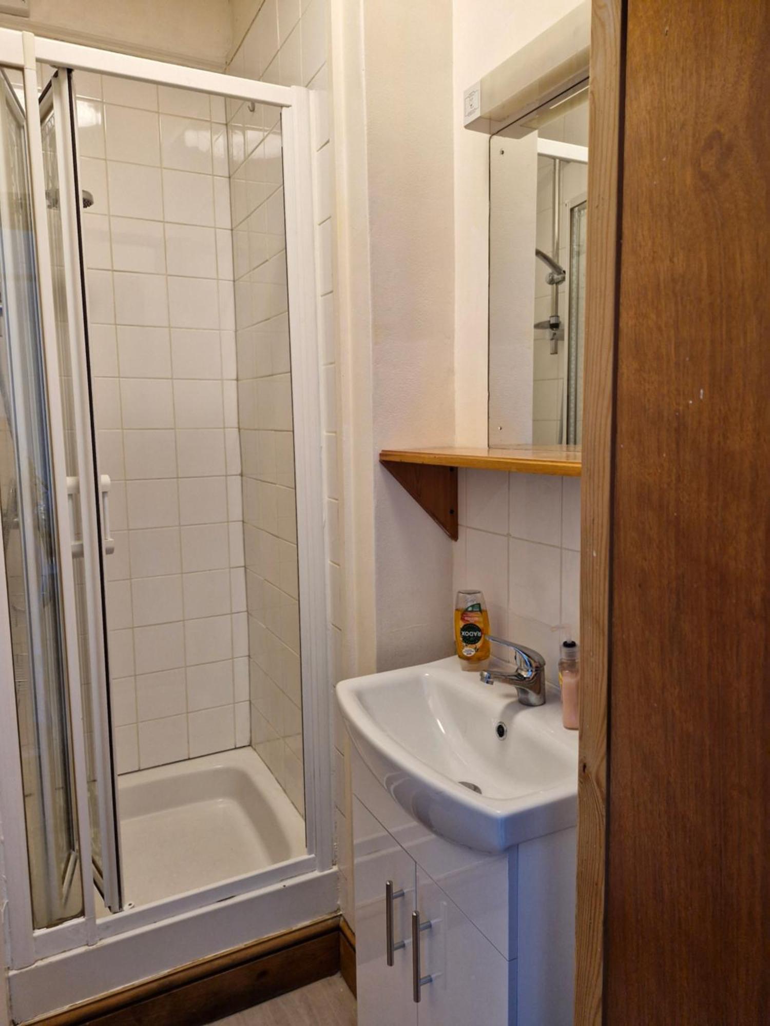 לונדון Bright Studio Apartment In A Perfect Location מראה חיצוני תמונה